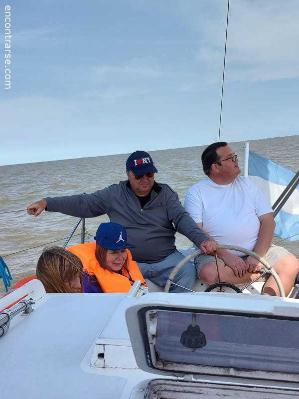 27253 9 TE GUSTARIA NAVEGAR EN UNA GOLETA?