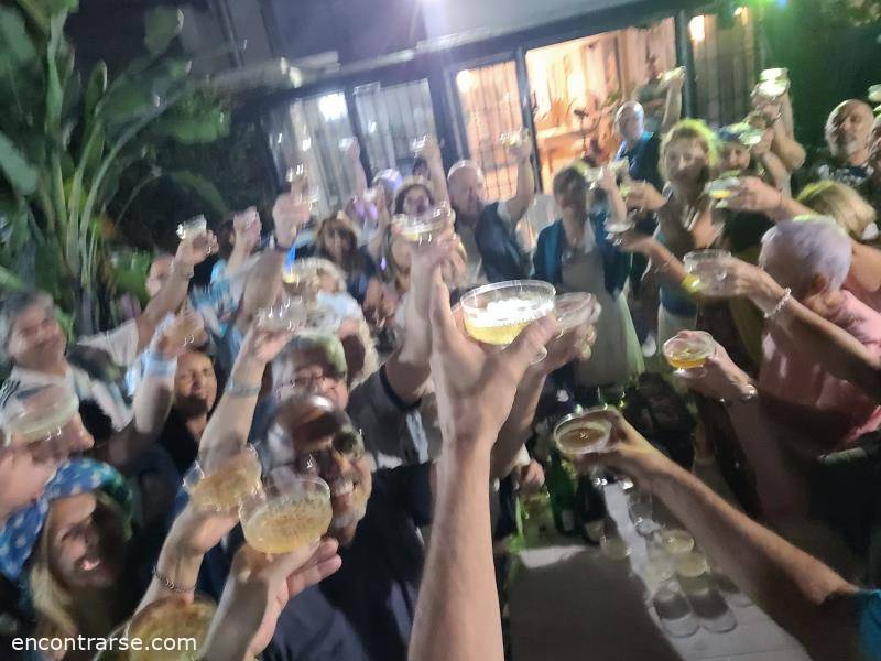 27389 20 Fiesta de Fin de Año en casa de Encontrarse !!! 