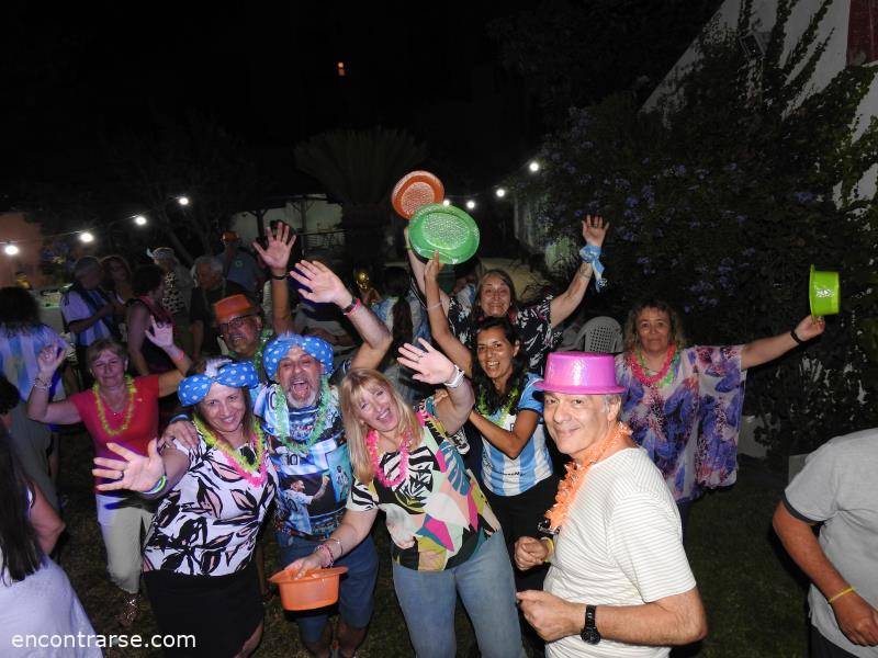 27389 35 Fiesta de Fin de Año en casa de Encontrarse !!! 