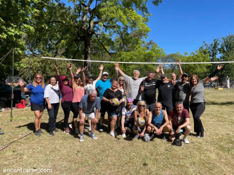 27508 2 Juguemos al voley recreativo
