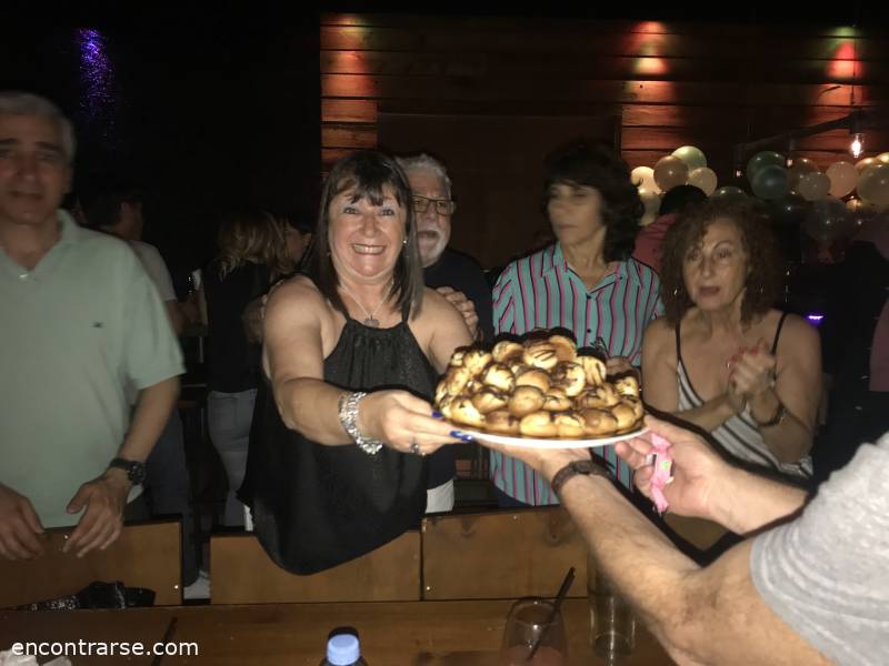 27525 15 ASPEN CLASICOS POP FOOD & LIVE MUSIC