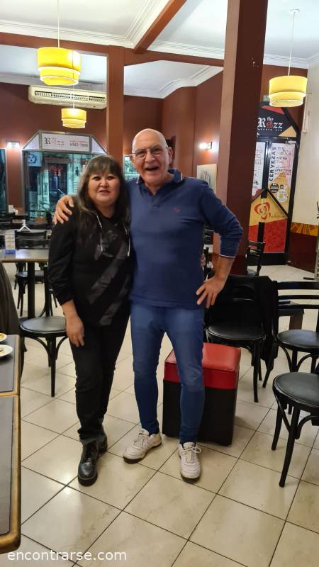 Encuentro 27554 : DRUNCH Y BAILE EN ALMAGRO - THE ROZZ PUB