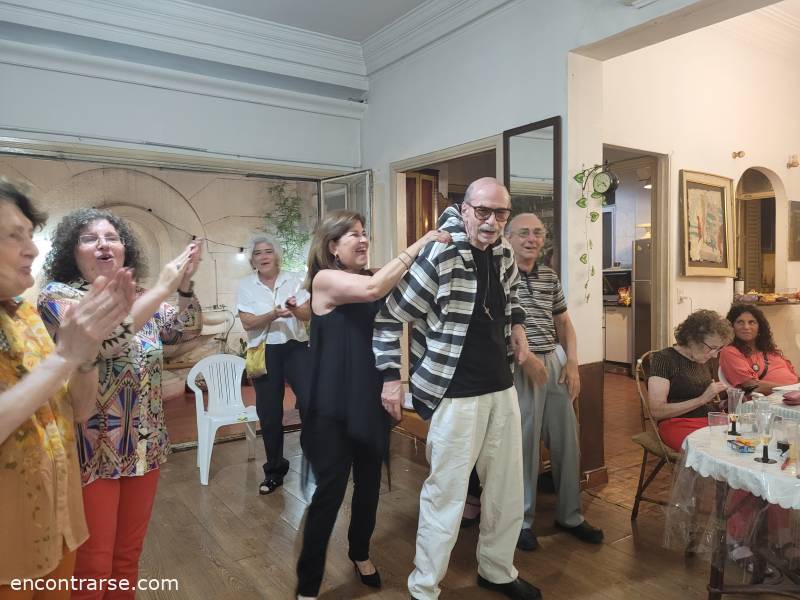 27811 11 TE INVITO A FESTEJAR FIN DE AÑO JUNTOS  EN MI CASA..