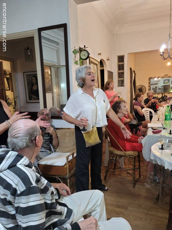 Encuentros Grupales (31/12/2022) :   TE INVITO A FESTEJAR FIN DE AÑO JUNTOS  EN MI CASA..