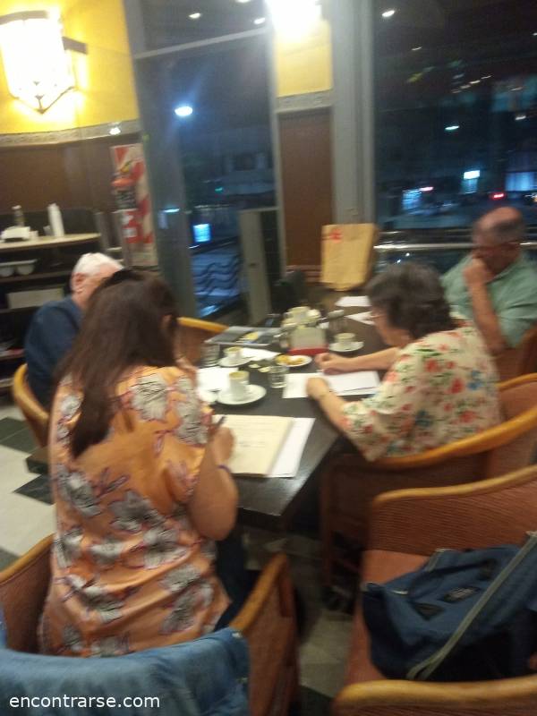 Encuentros Grupales (28/12/2022) :   Taller de escritura creativa: Te doy la palabra