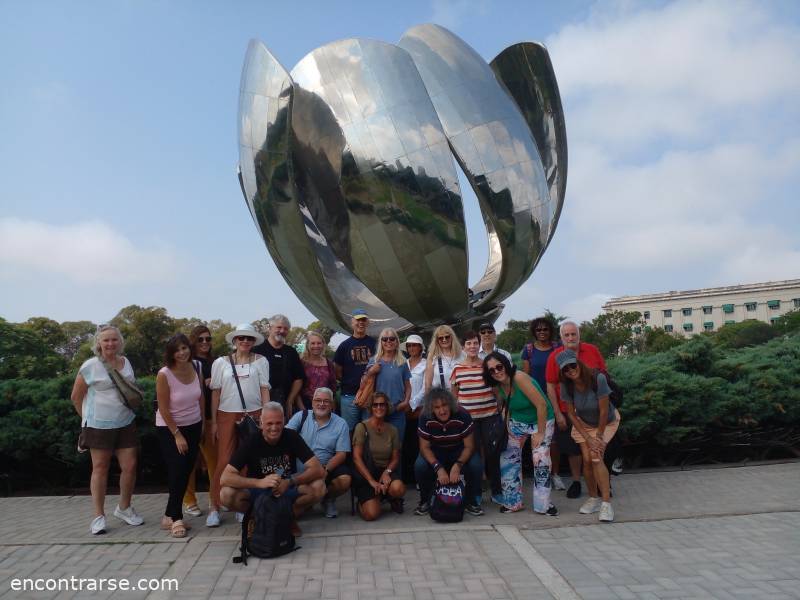 Encuentro 27693 : La Flor la Biela en Recoleta.-