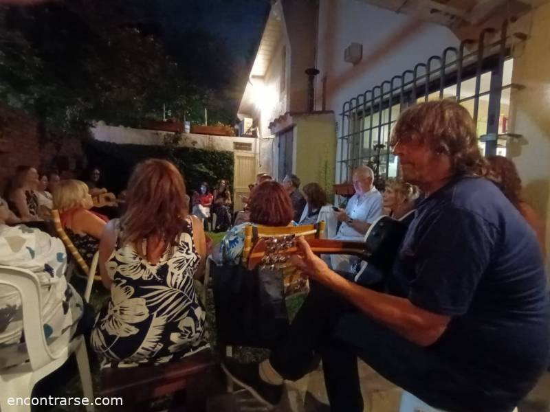 27955 9 COMIDA Y GUITARREADA EN LO DE MAJO