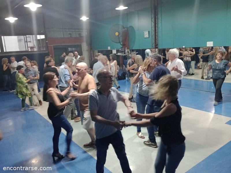 28008 3 INICIAMOS EL 2023 EN ALMAGRO CON AMERICANO , ROCK Y PACHANGA !