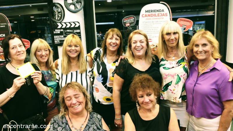 28173 10 EN EL DÍA DE LA MUJER NOS JUNTAMOS A TOMAR UN CAFÉ