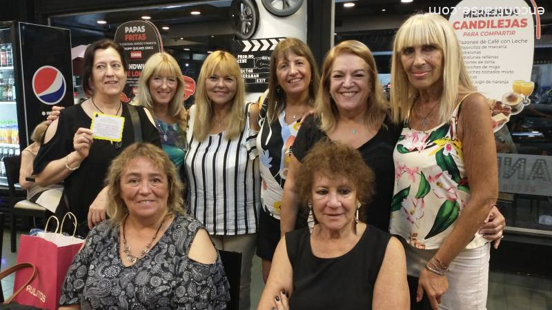 28173 11 EN EL DÍA DE LA MUJER NOS JUNTAMOS A TOMAR UN CAFÉ