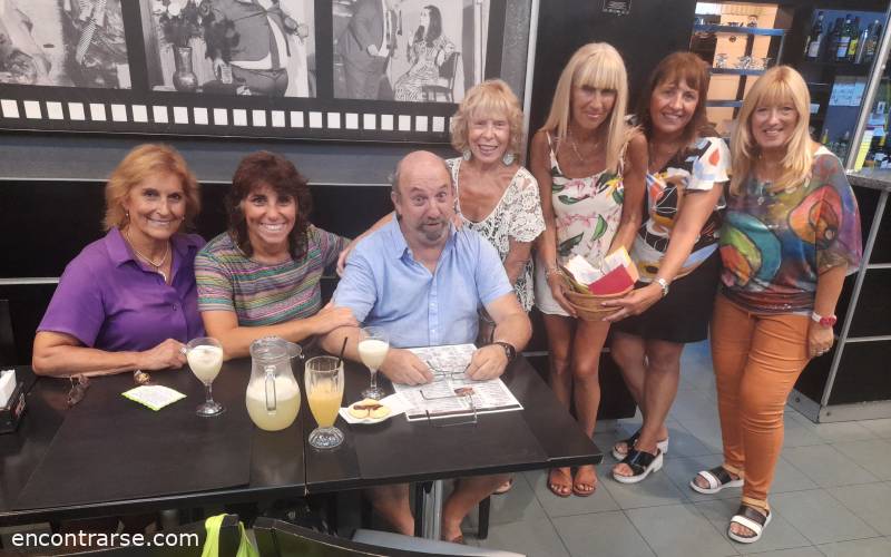 28173 5 EN EL DÍA DE LA MUJER NOS JUNTAMOS A TOMAR UN CAFÉ