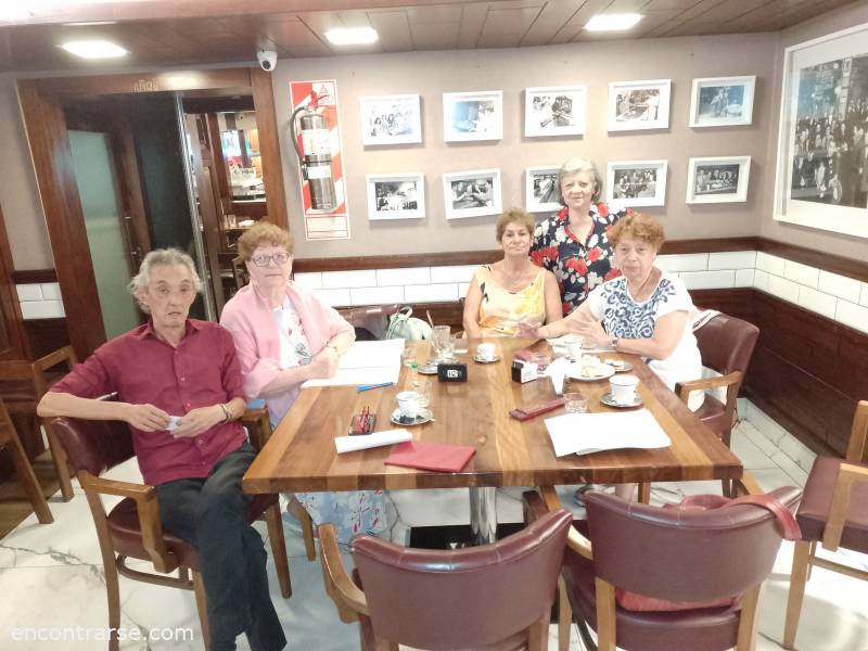 Encuentros Grupales (08/03/2023) :    Homenaje a la Mujer, poesías,
 cuentos
