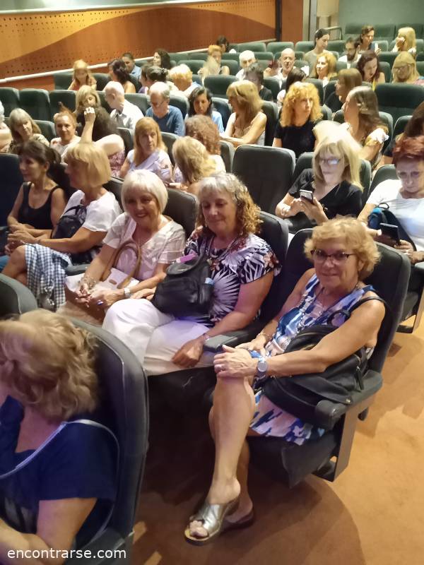 Encuentros Grupales (18/03/2023) :   Teatro en VIVO, MUY ECONÓMICO, no lo creerás cuando veas el precio. MARCELA FERRADÁS nos deleitará con YUNA SOY YO