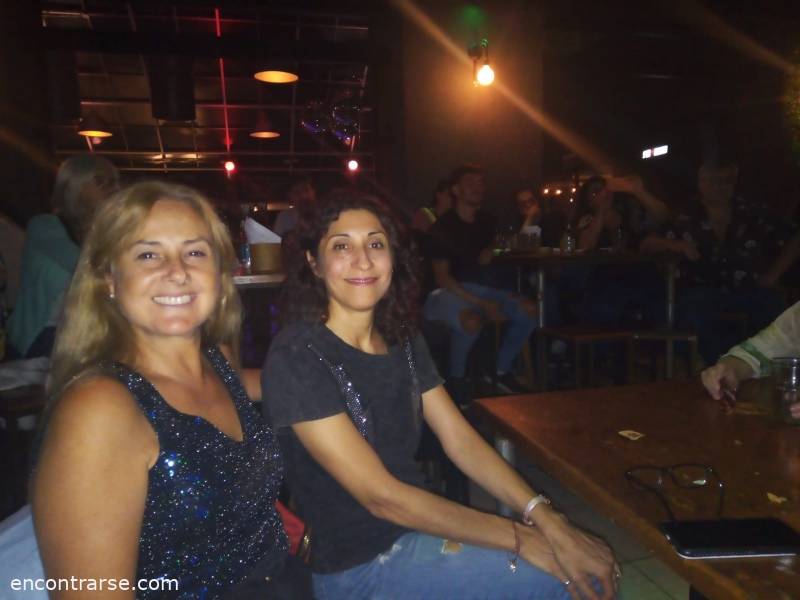 Encuentros Grupales (24/03/2023) :   TRIBUTO A CHARLY  "CLICS MODERNOS" FOOD & LIVE MUSIC.