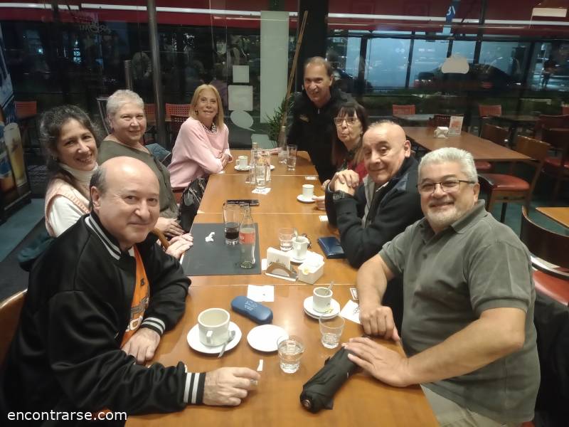 Encuentros Grupales (16/04/2023) :   Cafeteamos y explicamos como es el PREVIAJE 2023 
