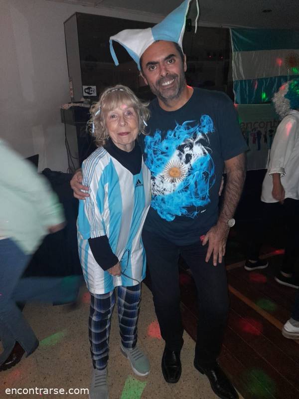 28619 26 FIESTA CON TODOS VESTIDOS DE CELESTE Y BLANCO ! ! !