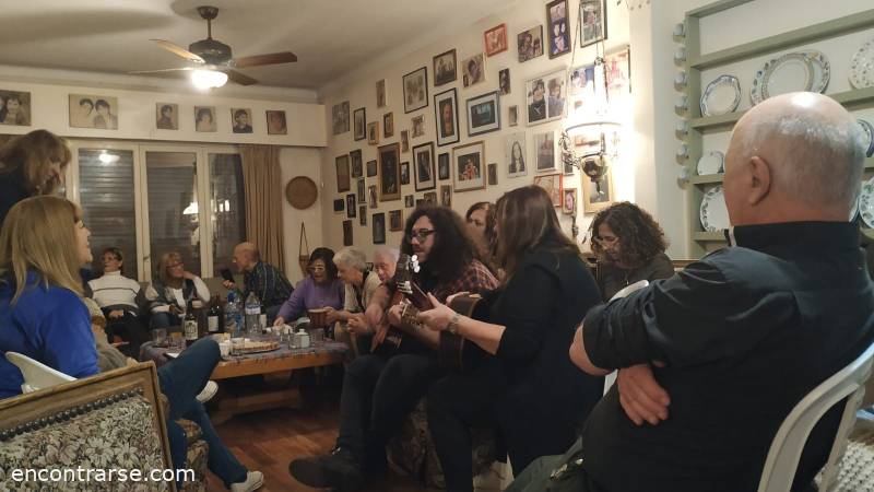 28812 2 COMIDA Y GUITARREADA EN LO DE MAJO