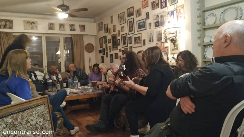 28812 3 COMIDA Y GUITARREADA EN LO DE MAJO