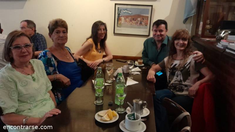 Encuentro 30206 : Cuentos a la hora del té. 
