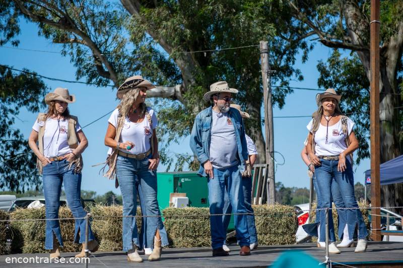 Encuentro 31196 : ¿ME ACOMPAÑAS A  LAS FLORES?