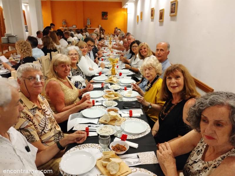 Encuentro 32621 : AÑO NUEVO ,  BRINDAMOS EN EL MAR.......