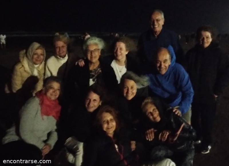 Encuentro 32621 : AÑO NUEVO ,  BRINDAMOS EN EL MAR.......