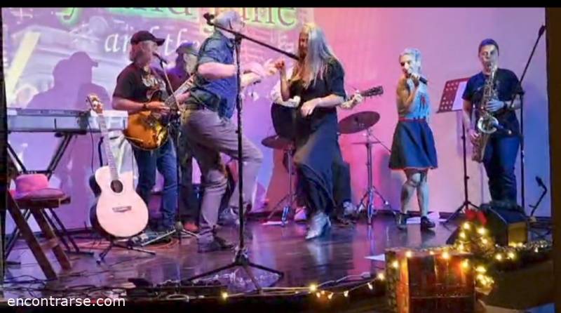 Encuentro 32799 : TRIBUTO A JOHNNY CASH JOHNNY & JUNE AND THE CHRISTMAS FRIENDS