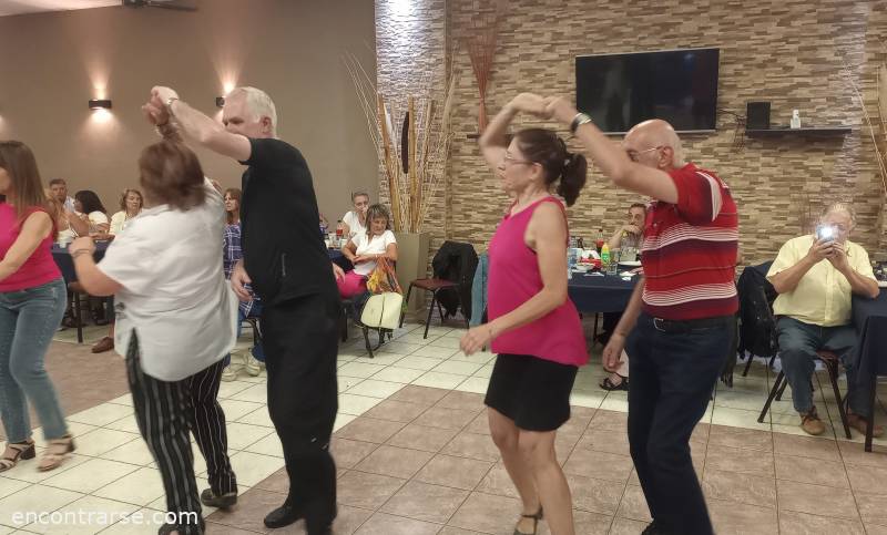 Encuentro 32878 : DESPEDIMOS EL AÑO MERIENDA SHOW Y BAILE, NUEVO LUGAR !!! 