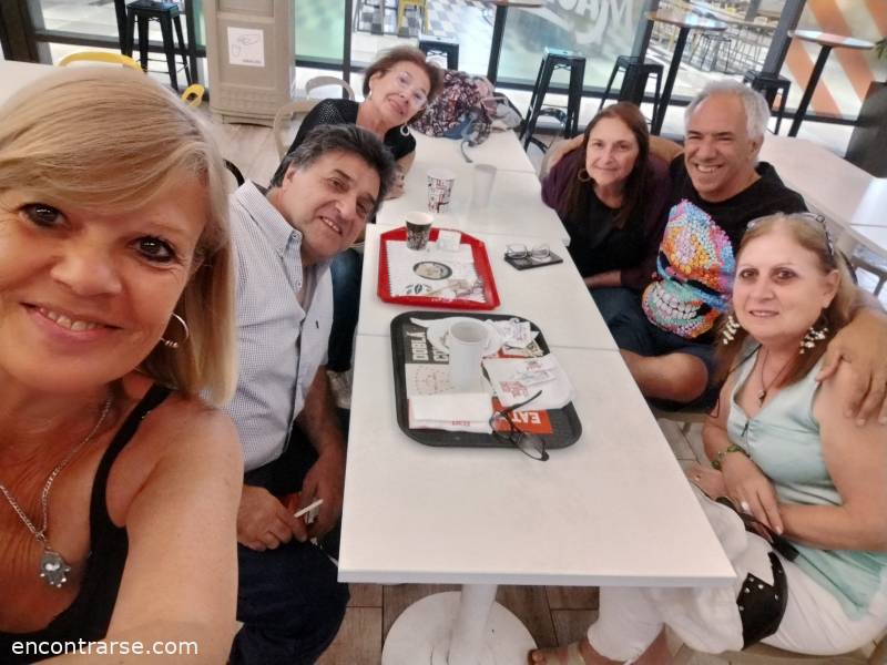 Encuentro 32990 : Charla en Unicenter - Como conectar con Encontrarse.com y como pasar las fiestas en compañía 
