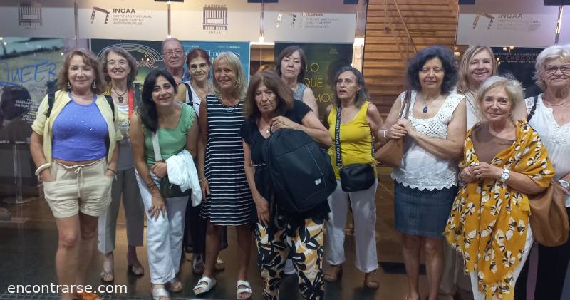 Encuentro 33182 : Los invito a ir al cine el domingo y compartir un estreno