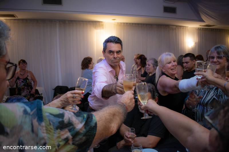 Encuentro 34771 : GRAN FIESTA DE FIN DE AÑO Y CUMPLES SAGITARIANOS !