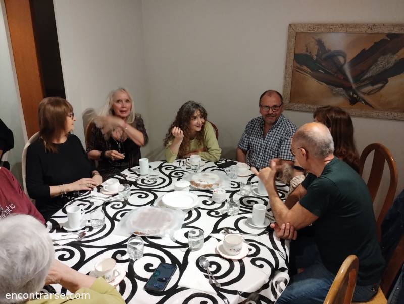 Encuentro 35293 : SE VIENE , YA LLEGA!  MERIENDA Y BINGO!!!  
en Villa del Parque.