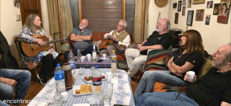 Encuentro 35460 : COMIDA Y GUITARREADA EN LO DE MAJO!!!