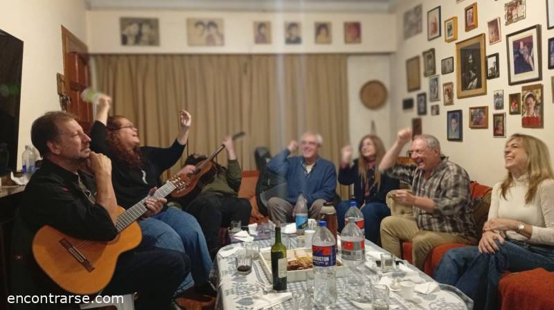 Encuentro 36535 : GUISO DE LENTEJAS Y GUITARREADA EN LO DE MAJO!!!