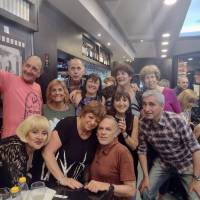 Encuentro 27384 : ESTAMOS  DE  FESTEJO  y  QUEREMOS  ACOMAPAÑARLA  EN  SU  DIA !! 