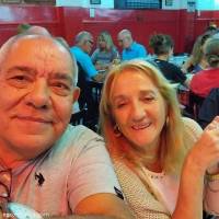 Encuentro 28055 : ME ACOMPAÑAS A DELEITARNOS CON PICADAS CERVEZA Y OTRAS COSAS RICAS  EN LO DE LOPEZ?