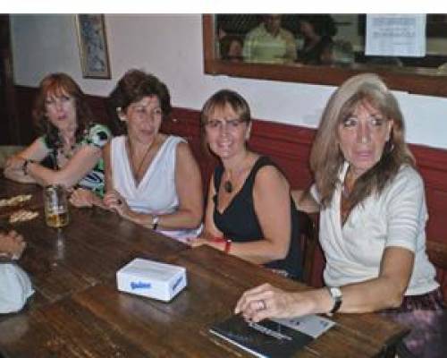 Encuentros Grupales (10/01/2008) :   CLUB SOCIAL CAFE DE CABALLITO- CUMPLE DE LALY -(ALIAS MARIPOSA AZUL ) Y ESTEBAN2008(ALIAS EL HERMANO DE NIBA