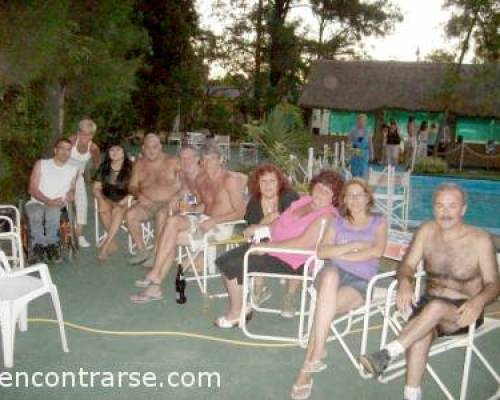 2923 25 ya casi anochece....y siguen los amigos.....