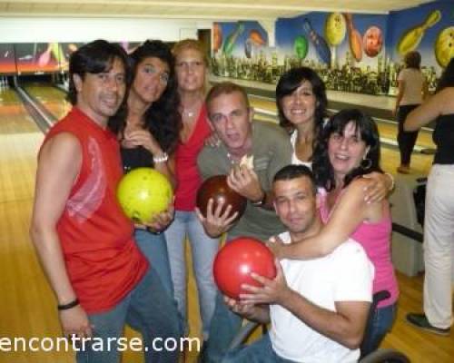 que equipaso!!!!! :Encuentro Grupal PRIMER TORNEO DEL AÑO DE BOWLING EN EQUIPOS MIXTO....