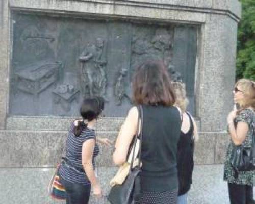 3152 26 MONUMENTOS DE BUENOS AIRES-de la generacion del 80 al proceso militar