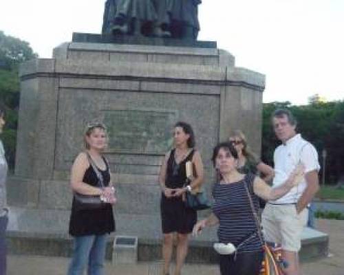 3152 28 MONUMENTOS DE BUENOS AIRES-de la generacion del 80 al proceso militar