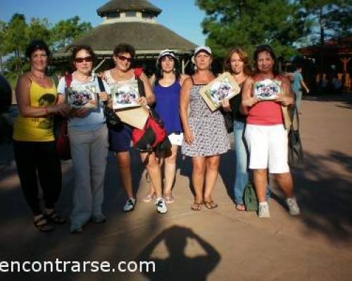 Y AHBIAMOS CAMINADO 5 HS. :Encuentro Grupal VAMOS A PASEAR  A TEMAIKEN CON LOS AMIGOS