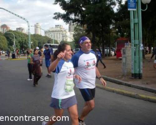 3518 6 DESPUES DE CAMINAR O CORRER.... EL CHOCOLATE CON CHURROS DEL 25 DE MAYO