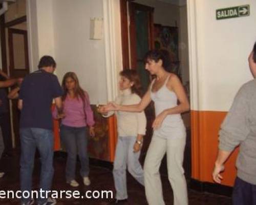 3530 5 VENI a Av. BOEDO 830 * que BAILANDO CON LAS CLASES de DANIELA SEGUIMOS APRENDIENDO y MEJORANDO SALSA , ROCK y AMERICANO!