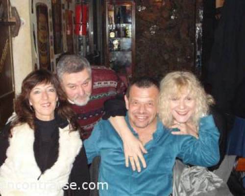 3550 12  Franz Pub Concert, en boca de urna