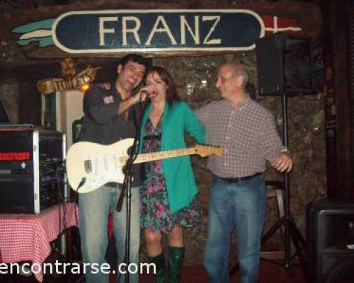 3550 39  Franz Pub Concert, en boca de urna