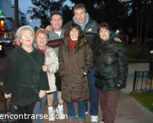 3576 2 SALIMOS MAS TEMPRANO A CAMINAR POR DEVOTO POR EL FERIADO