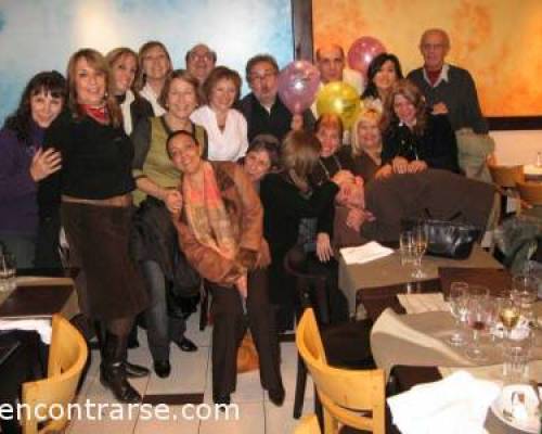 ¡¡¡ Qué linda fotito !!! ¡¡¡ Muchas Gracias por venir a compartir el festejo de mi cumple !!! :Encuentro Grupal GRUPO DE CINE Y MORFETE DE LOS MIÉRCOLES