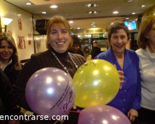 A todos los que querían conocer los globos de Elsa.... acá tannnnnnnnnn........... :Encuentro Grupal GRUPO DE CINE Y MORFETE DE LOS MIÉRCOLES