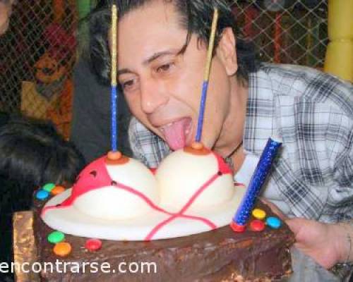 3778 44 CONTACONMIGO (Julito) festeja su cumpleaños en la casa de todos... PIZZA MIA!!!